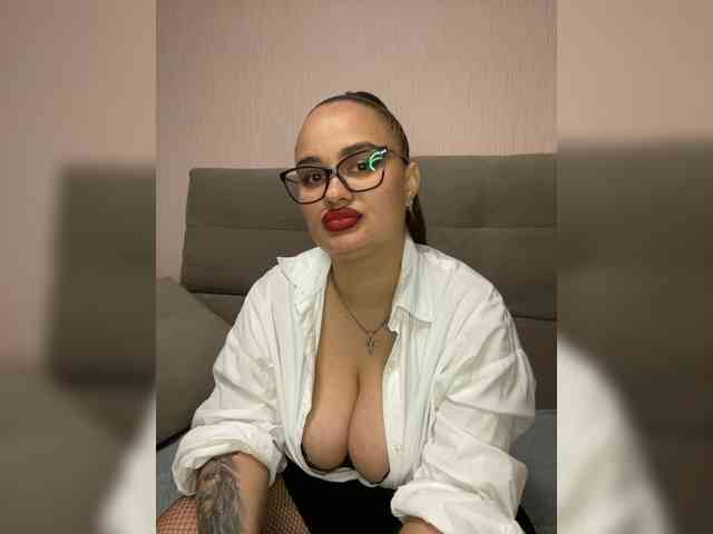 Sweetgirl31111 webcam