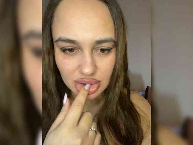 Sweetgirl31111 webcam