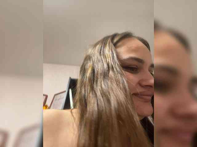 Sweetgirl31111 webcam