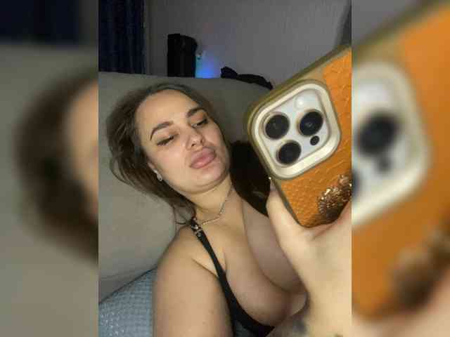 Sweetgirl31111 webcam