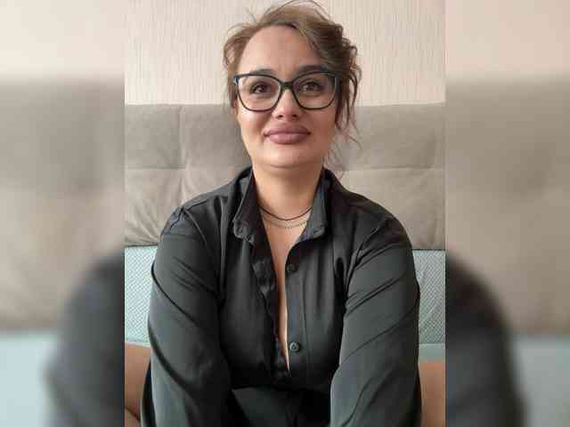 Sweetgirl31111 webcam