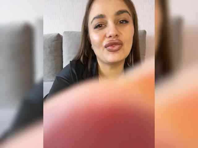 Sweetgirl31111 webcam