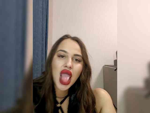 Sweetgirl31111 webcam