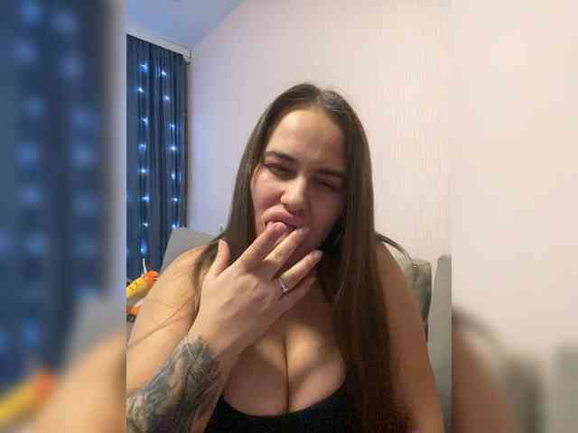 Sweetgirl31111 webcam