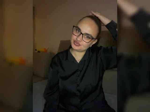 Sweetgirl31111 webcam