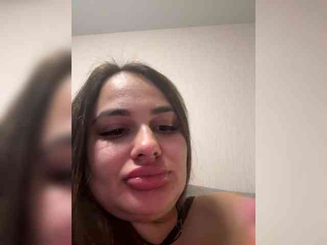 Sweetgirl31111 webcam