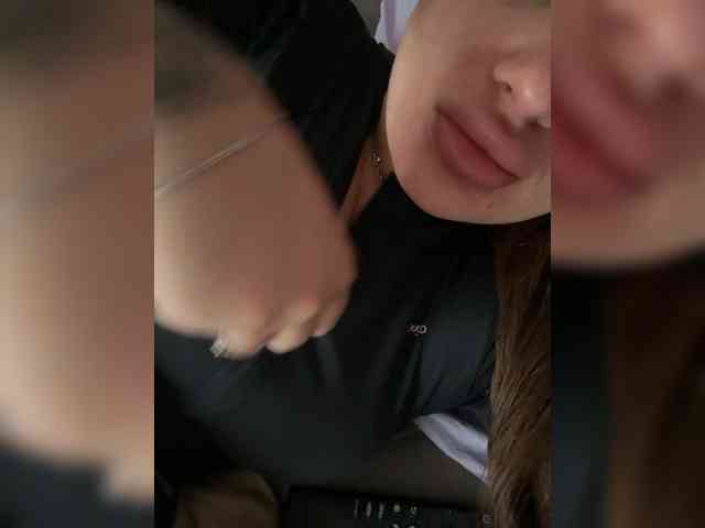 Sweetgirl31111 webcam