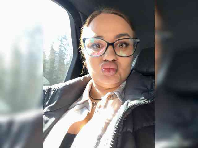 Sweetgirl31111 webcam