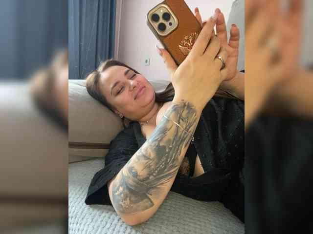 Sweetgirl31111 webcam