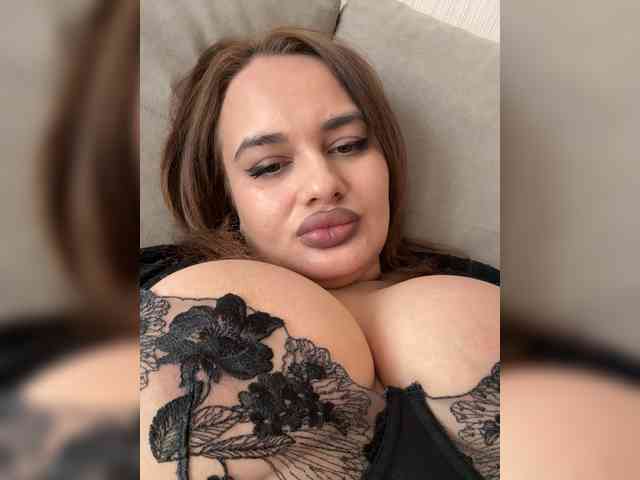 Sweetgirl31111 webcam