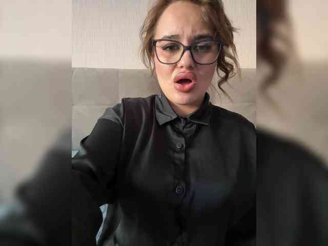 Sweetgirl31111 webcam