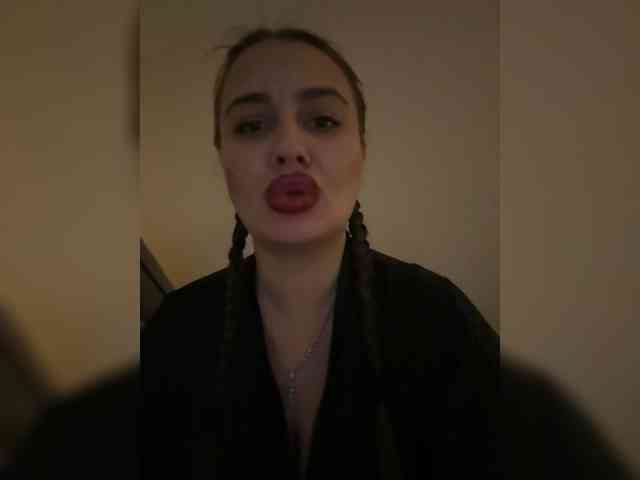 Sweetgirl31111 webcam