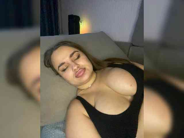 Sweetgirl31111 webcam