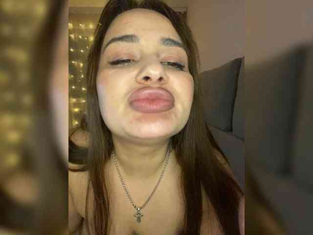 Sweetgirl31111 webcam