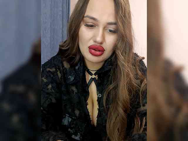Sweetgirl31111 webcam