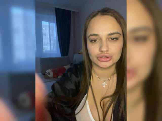 Sweetgirl31111 webcam