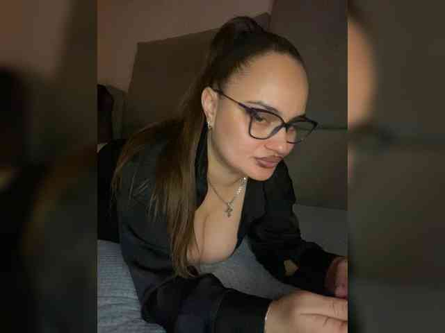 Sweetgirl31111 webcam