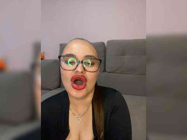 Sweetgirl31111 webcam