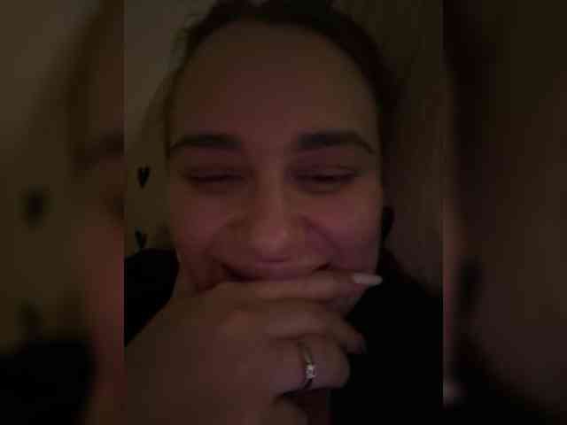 Sweetgirl31111 webcam