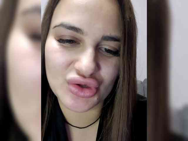 Sweetgirl31111 webcam