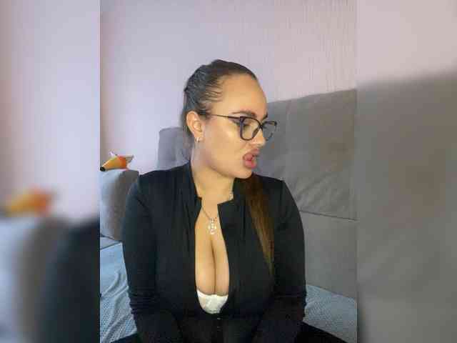 Sweetgirl31111 webcam