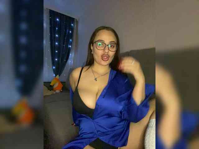 Sweetgirl31111 webcam