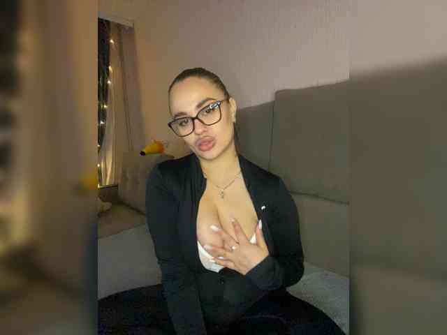 Sweetgirl31111 webcam