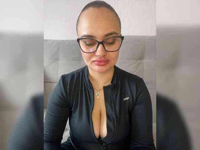 Sweetgirl31111 webcam