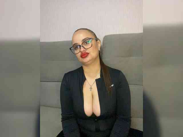 Sweetgirl31111 webcam