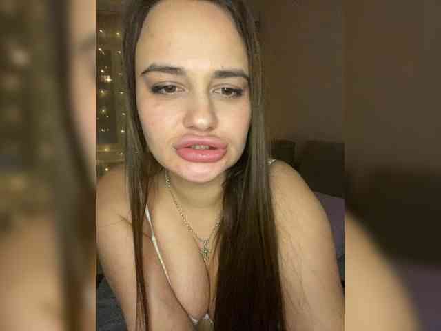 Sweetgirl31111 webcam