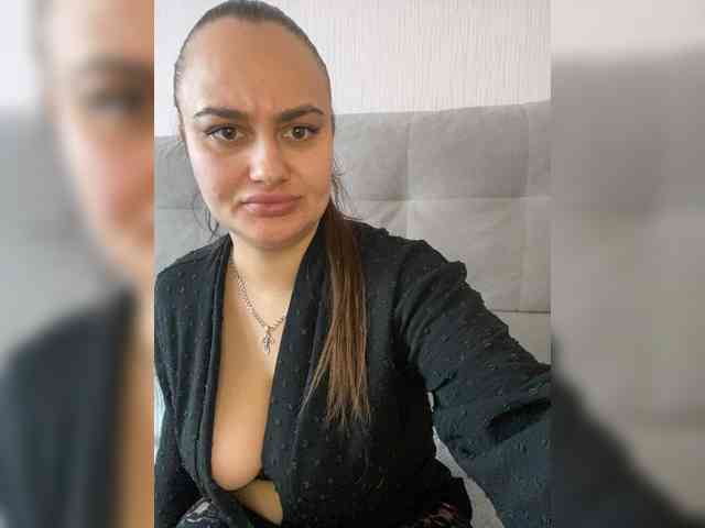 Sweetgirl31111 webcam