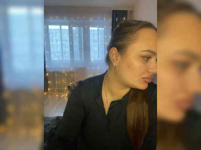 Sweetgirl31111 webcam