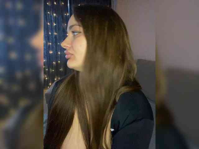 Sweetgirl31111 webcam