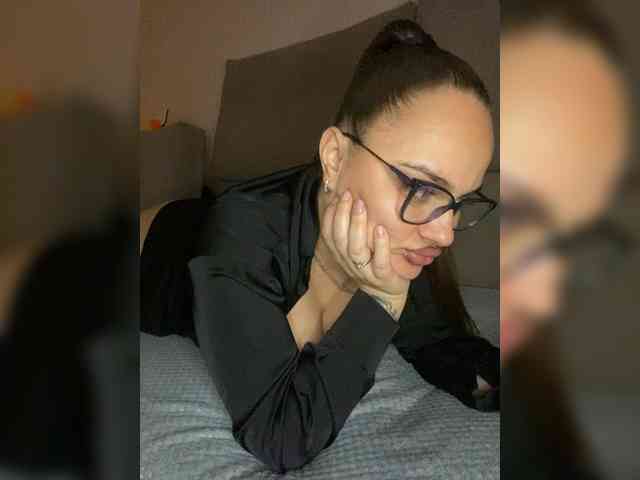 Sweetgirl31111 webcam