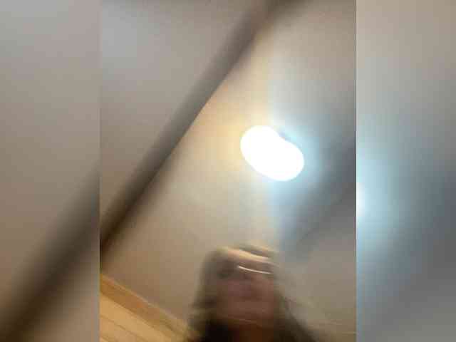 Sweetgirl31111 webcam