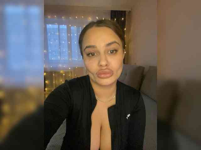 Sweetgirl31111 webcam