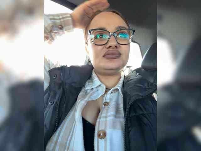 Sweetgirl31111 webcam