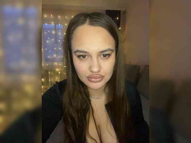 Sweetgirl31111 webcam