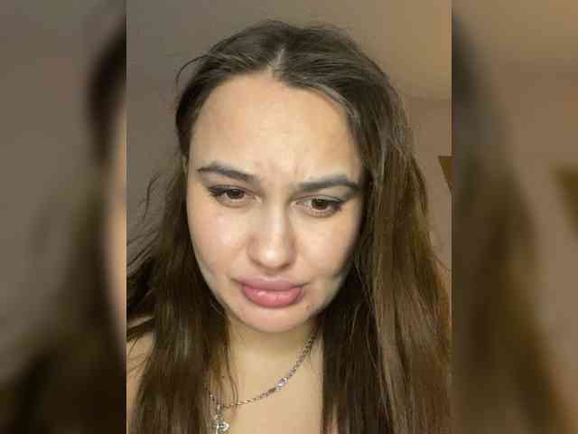 Sweetgirl31111 webcam