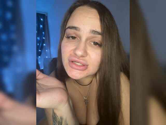 Sweetgirl31111 webcam