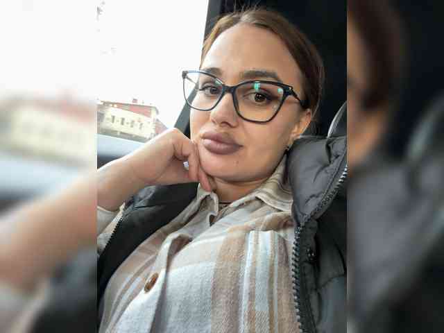 Sweetgirl31111 webcam