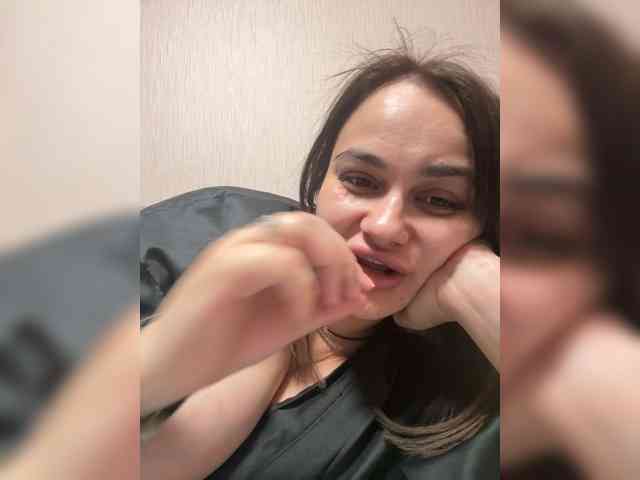 Sweetgirl31111 webcam