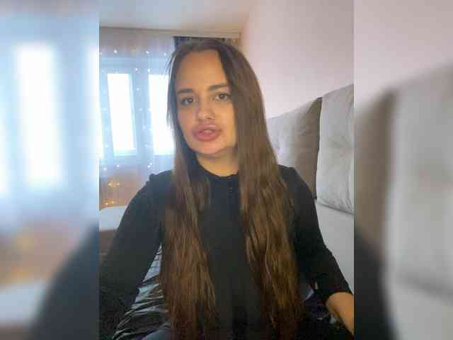 Sweetgirl31111 webcam