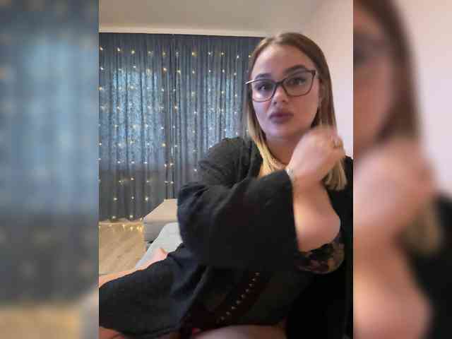 Sweetgirl31111 webcam