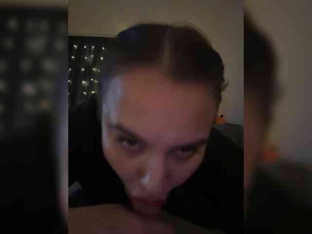 Sweetgirl31111 webcam