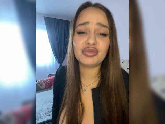 Sweetgirl31111 webcam