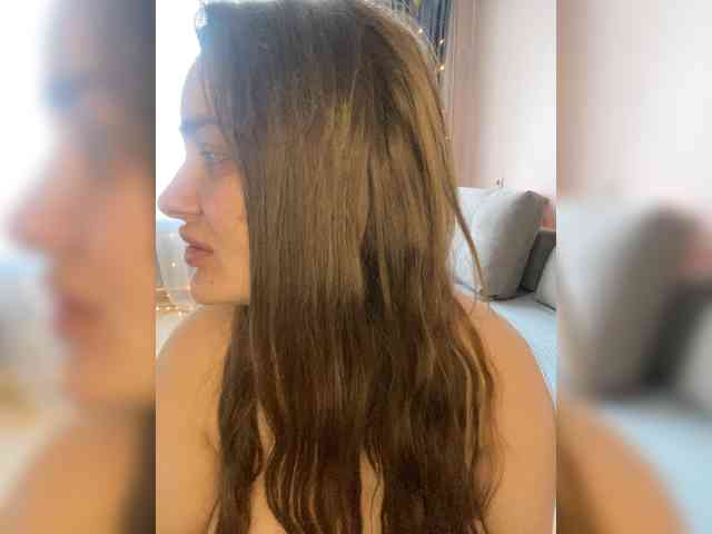 Sweetgirl31111 webcam