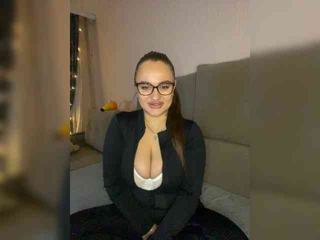 Sweetgirl31111 webcam