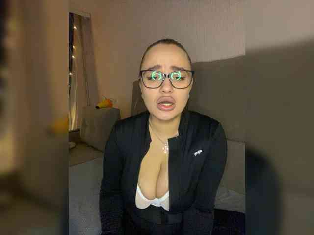 Sweetgirl31111 webcam