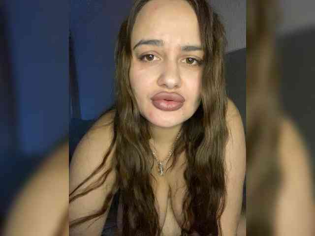 Sweetgirl31111 webcam